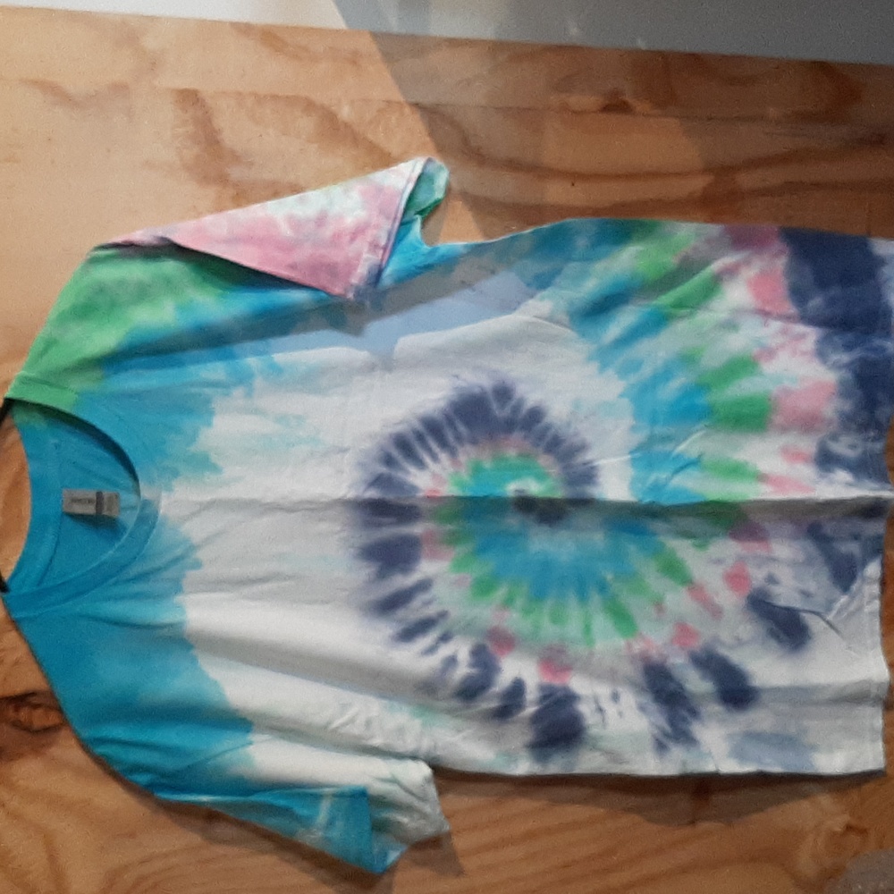 Gildan, Large, Hand Dyed Multicolor tie dye t-shirt